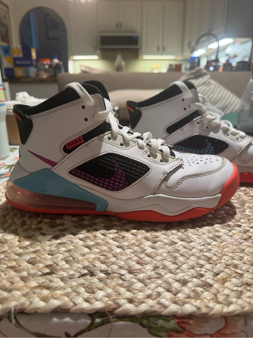 Nike Air Jordan Mars 270 White Hyper Pink Blue GS 7Y 8.5 Women’s Basketball Shoe - Picture 3 of 15